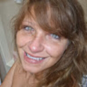 Meet your Posher, Goldie